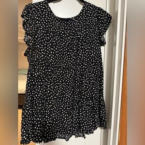 SHEIN Black and White Patterned Top